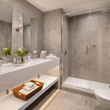 فندق Royal Townhouse 4*