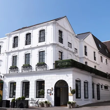 Royal Townhouse فندق 4*
