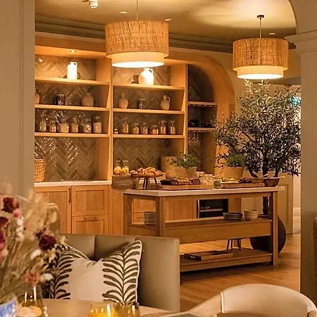 Royal Townhouse فندق كيلارني