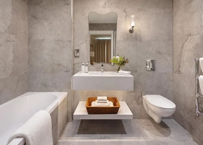 Royal Townhouse Hotel 4*