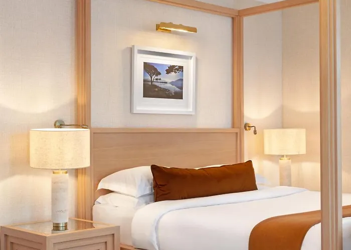 מלון Royal Townhouse 4*